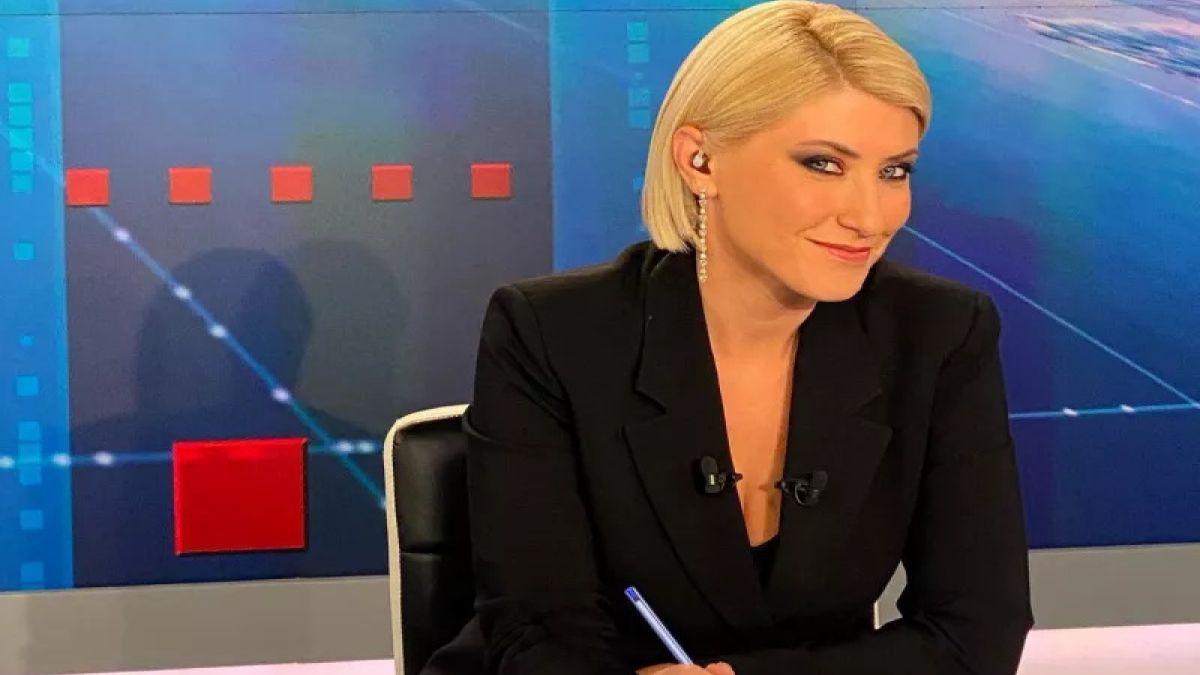 Η μεγάλη ανακοίνωση: Με αυτό το κανάλι υπέγραψε η Σία Κοσιώνη – Η εκπομπή που αναλαμβάνει