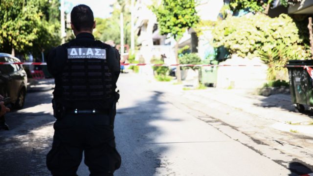 Συναγερμός στην ΕΛ.ΑΣ.: Αυτός έδωσε εντολή για επίθεση με χειροβομβίδα κατά του Ισίδωρου Ντογιάκου