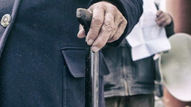 Ανατροπή στις συντάξεις: «Παγώνουν» οι μειώσεις για 5 ακόμη κατηγορίες δικαιούχων – Ποιοι γλιτώνουν τις περικοπές