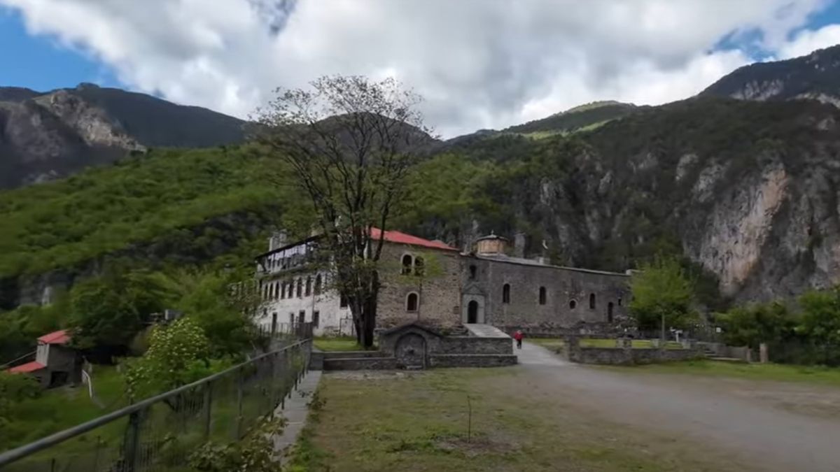 Η σιωπηλή δύναμη ενός κελιού στην άκρη του κόσμου