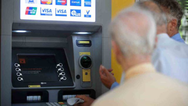 Συντάξεις χηρείας: Τέλος στις περικοπές μετά την τριετία – Ποιοι βλέπουν αυξήσεις στα τέλη Αυγούστου