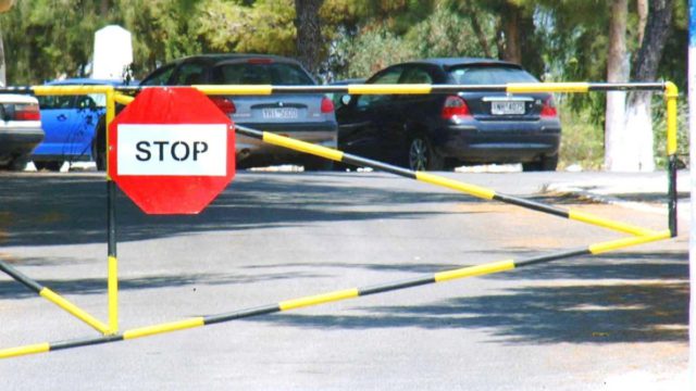 Παρ’ ολίγον τραγωδία σε στρατόπεδο – Μεθυσμένος οδηγός πέρασε την πύλη με αυτοκίνητο
