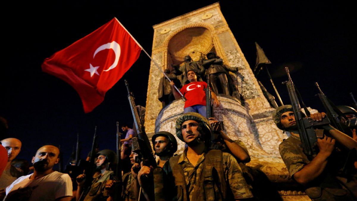 Σαν σήμερα 15 Ιουλίου του 2016: Η απόπειρα πραξικοπήματος και ο μετασχηματισμός της σύγχρονης Τουρκίας
