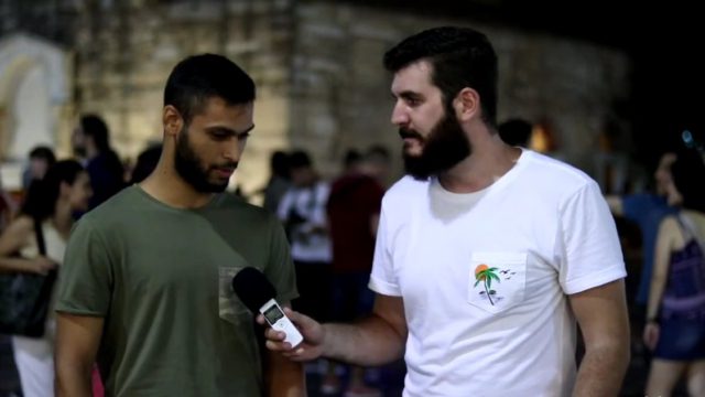 Youtuber ρωτάει ποιο νησί είναι μεγαλύτερο, η Λέσβος ή η Μυτιλήνη και οι απαντήσεις που παίρνει είναι απογοητευτικές