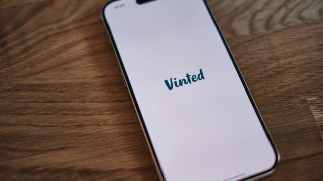 Σοκ με το Vinted: Ξεκίνησε έρευνα στη Γαλλία για εμπόριο παιδιών στον ιστότοπο
