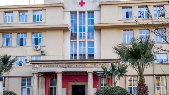 Σοκ στο Χαλάνδρι: Συνελήφθη ο υπάλληλος που πούλησε αλκοόλ στον 17χρονο πριν πέσει από το μπαλκόνι
