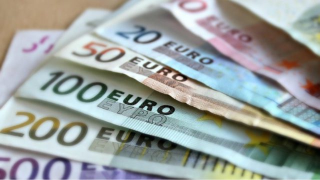 Τέλος τα χαρτονομίσματα του ευρώ όπως τα ήξερες! Δείτε πως θα είναι τα καινούργια