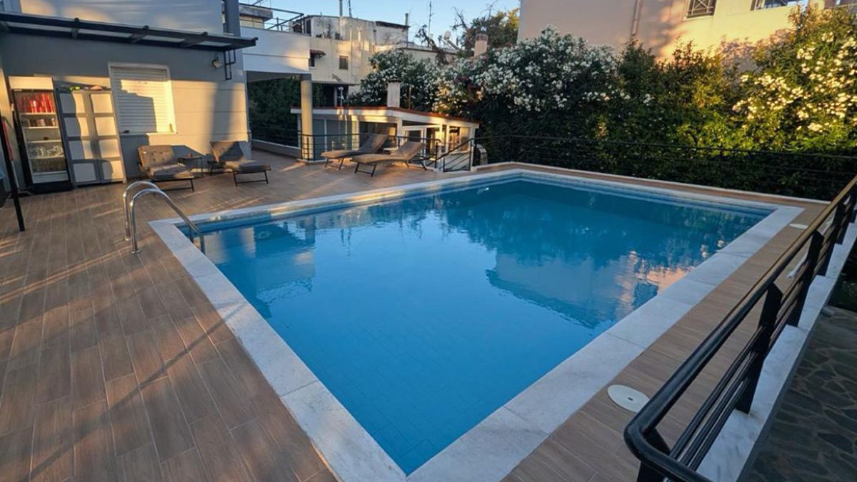 Φοροδιαφυγή 17,9 εκατ. ευρώ αποκάλυψε η ΑΑΔΕ: Η γυναίκα που εμφανιζόταν άστεγη, η βίλα στα βόρεια προάστια και οι οικονικές συναλλαγές