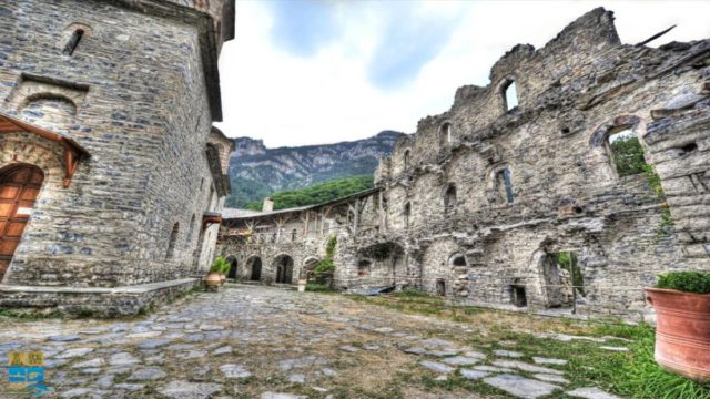 Μέσα στο φαράγγι του Ενιπέα: Το μοναστήρι-σύμβολο που ανατίναξαν οι Ναζί στον Όλυμπο