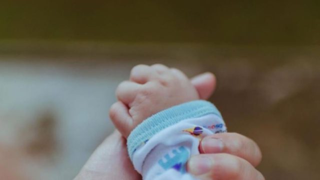 Θρίλερ στη Ρόδο: Βρέφος 10 μηνών πνίγηκε από τροφή – Δίνει μάχη για τη ζωή του