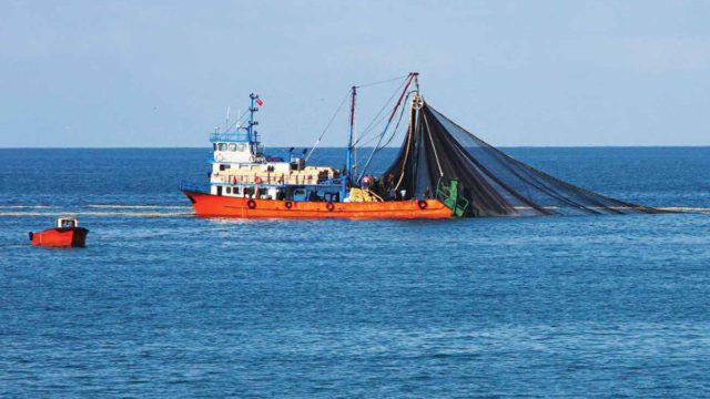 Τι συμβαίνει στα Κύθηρα; Παρέμβαση του δημάρχου για την παρουσία τουρκικών αλιευτικών