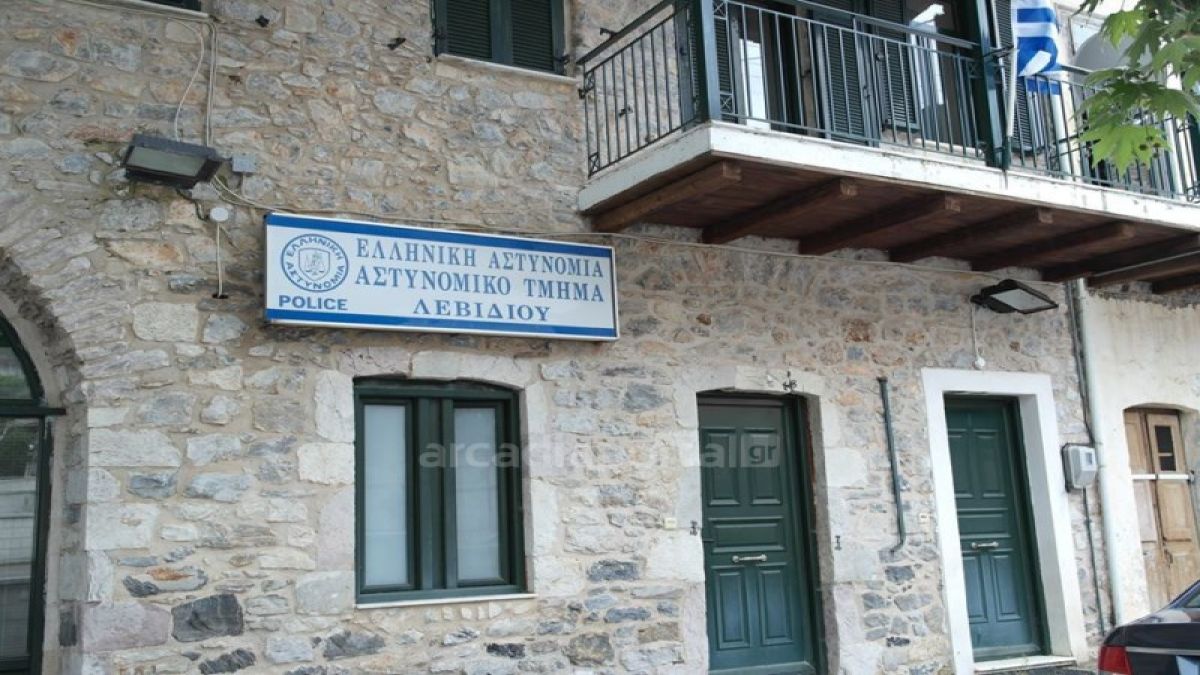 Οι καραμέλες, το κόκκινο αυτοκίνητο και το παιδί που εξαφανίστηκε