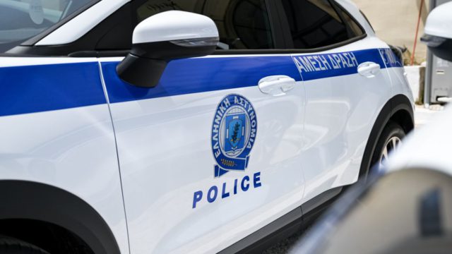 Θρίλερ στον Άγιο Δημήτριο: 34χρονος αστυνομικός βρέθηκε νεκρός σε κλειδωμένο υπηρεσιακό αυτοκίνητο – Τα σημάδια και τα αμείλικτα ερωτήματα