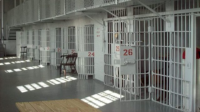 Άγρια συμπλοκή με αυτοσχέδιο μαχαίρι στις φυλακές Αγίου Στεφάνου στην Πάτρα: Στο νοσοκομείο κρατούμενος, συναγερμός στις αρχές