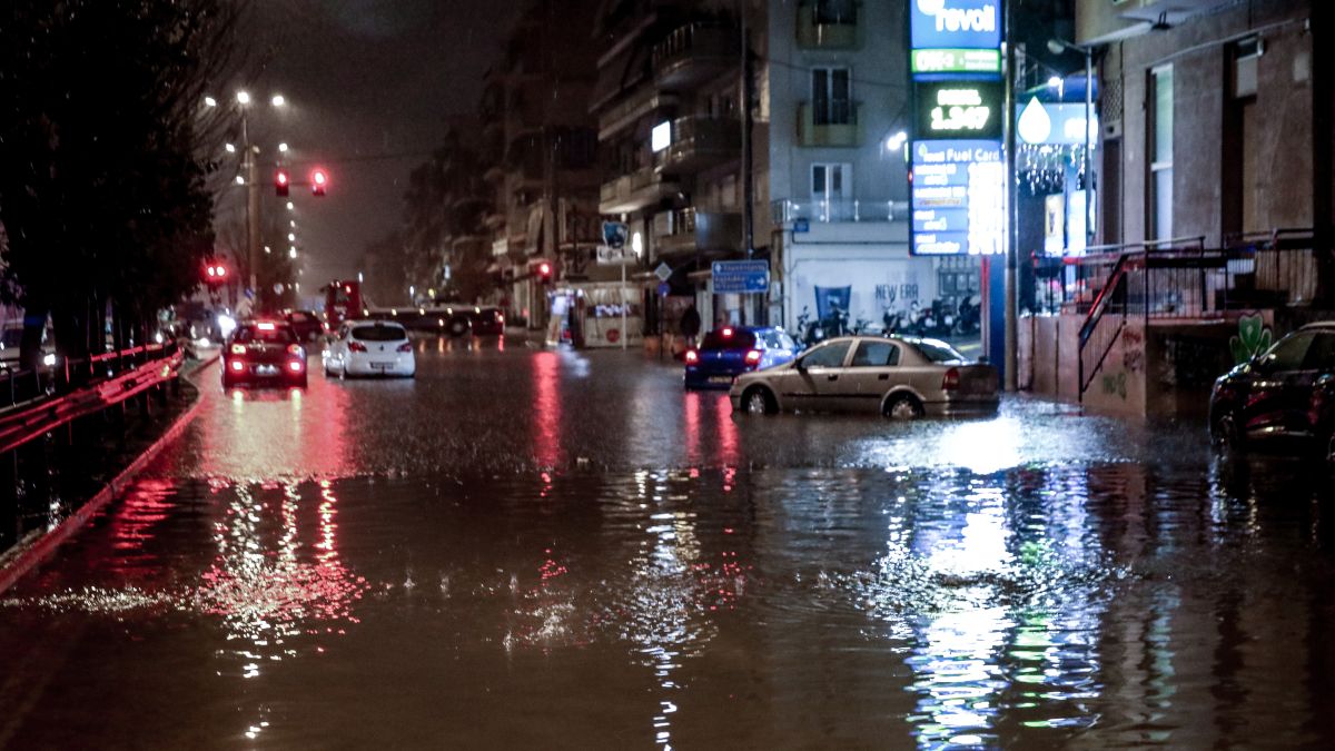 Απότομη ανατροπή στο σκηνικό του καιρού – Δείτε ποιες περιοχές κινδυνεύουν από ξαφνικές καταιγίδες