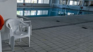 Αποκάλυψη βόμβα στην Πάρο: Πού ήταν ο ναυαγοσώστης την ώρα που ο 4χρονος ψυχορραγούσε στην πισίνα; Το σκοτεινό παρασκήνιο της τραγωδίας!