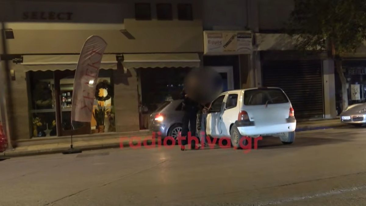 Άγριος καβγάς στη Θήβα: Ρομά εμβόλισε αυτοκίνητο με Ι.Χ. μετά από έντονη λογομαχία – Σκηνές χάους