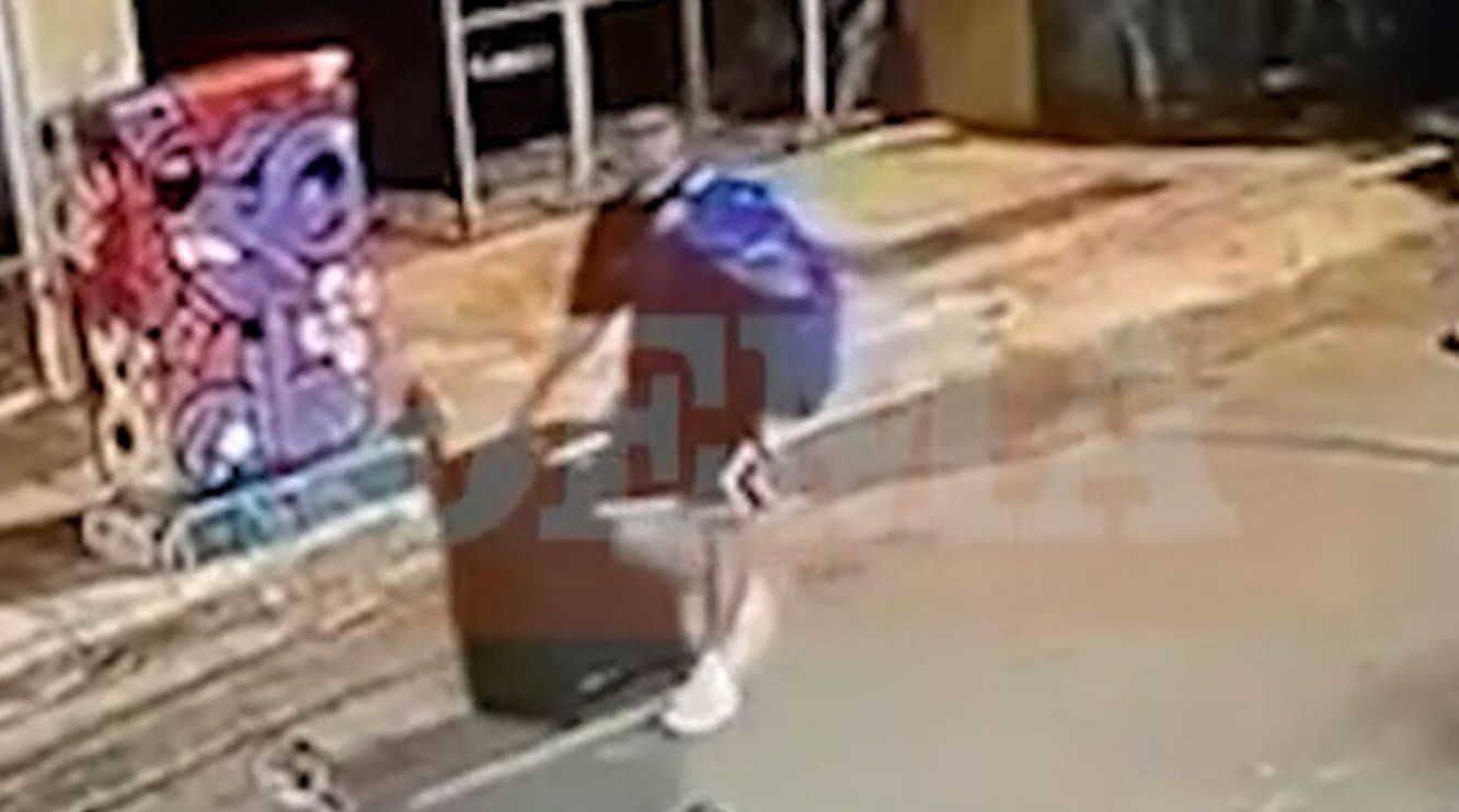 Ανατριχιαστικό ντοκουμέντο: Το σοκαριστικό βίντεο με τον 26χρονο να σέρνει τη βαλίτσα-φερέτρο της 38χρονης Βρετανίδας στην Κυψέλη