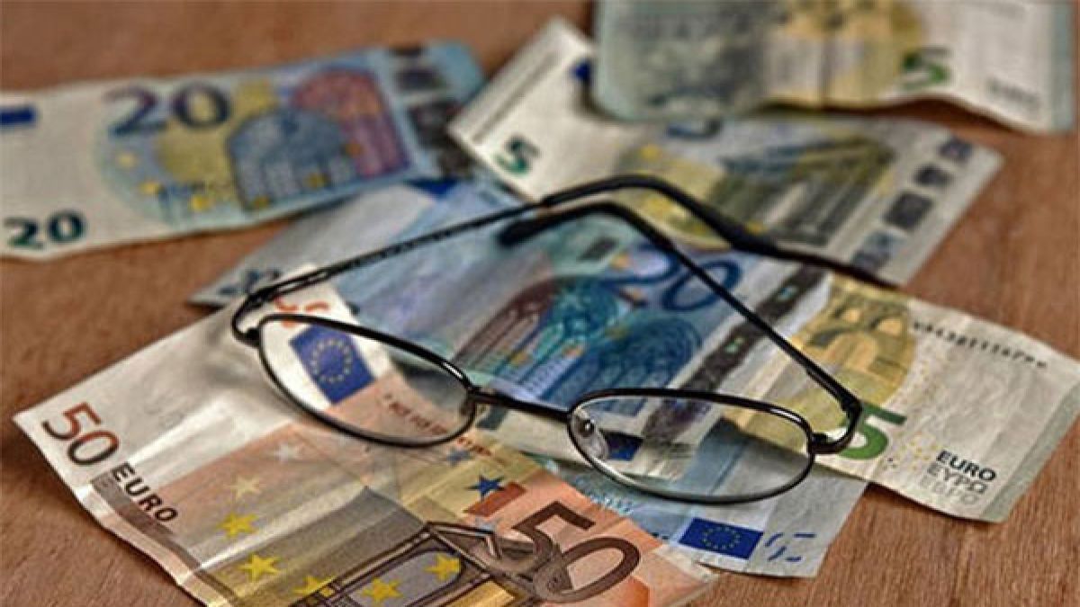 Νέα δεδομένα στις συντάξεις χηρείας: Αυξήσεις εκατοντάδων ευρώ από τον Σεπτέμβριο