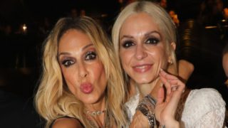 Η Άννα Βίσση εισέβαλε στο βίντεο της Σοφίας Καρβέλα: «Κλέβει την παράσταση ως συνήθως»