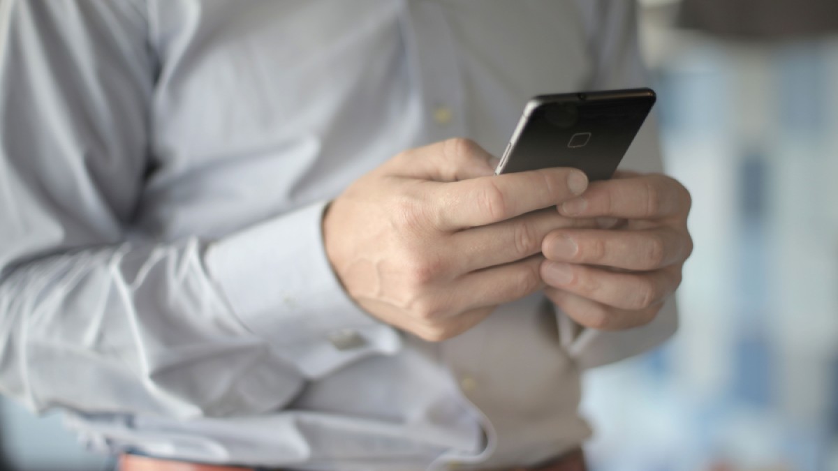 Νέα απάτη με SMS για δήθεν πρόστιμα της Τροχαίας – Τι πρέπει να προσέχουν οι οδηγοί