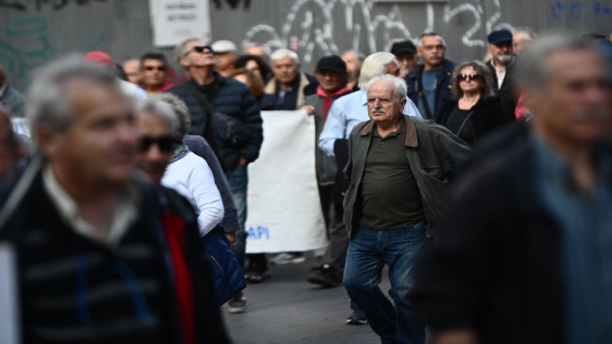 Συντάξεις: Μικρότερες κρατήσεις, περισσότερα χρήματα στην τσέπη