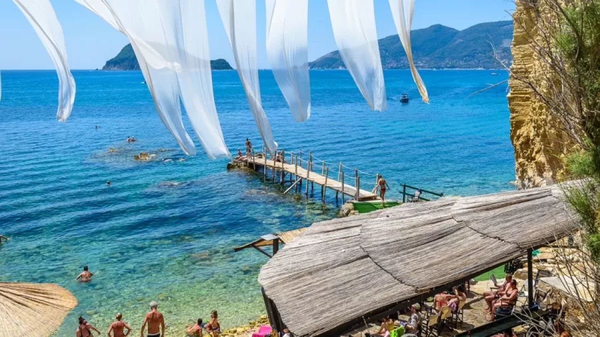Ζάκυνθος αλλιώς: Το εντυπωσιακό Cameo Island και η ξύλινη γέφυρά του