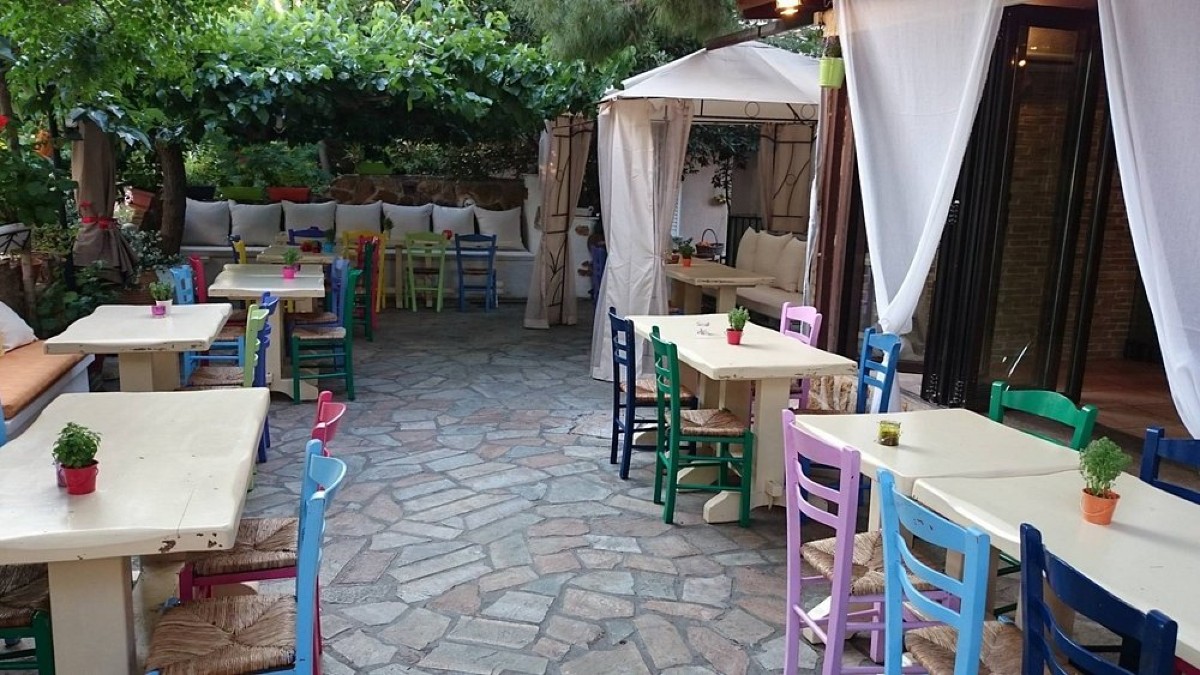 Μια ταβέρνα-διαμάντι στα Μελίσσια με κρέας που αξίζει να δοκιμάσεις