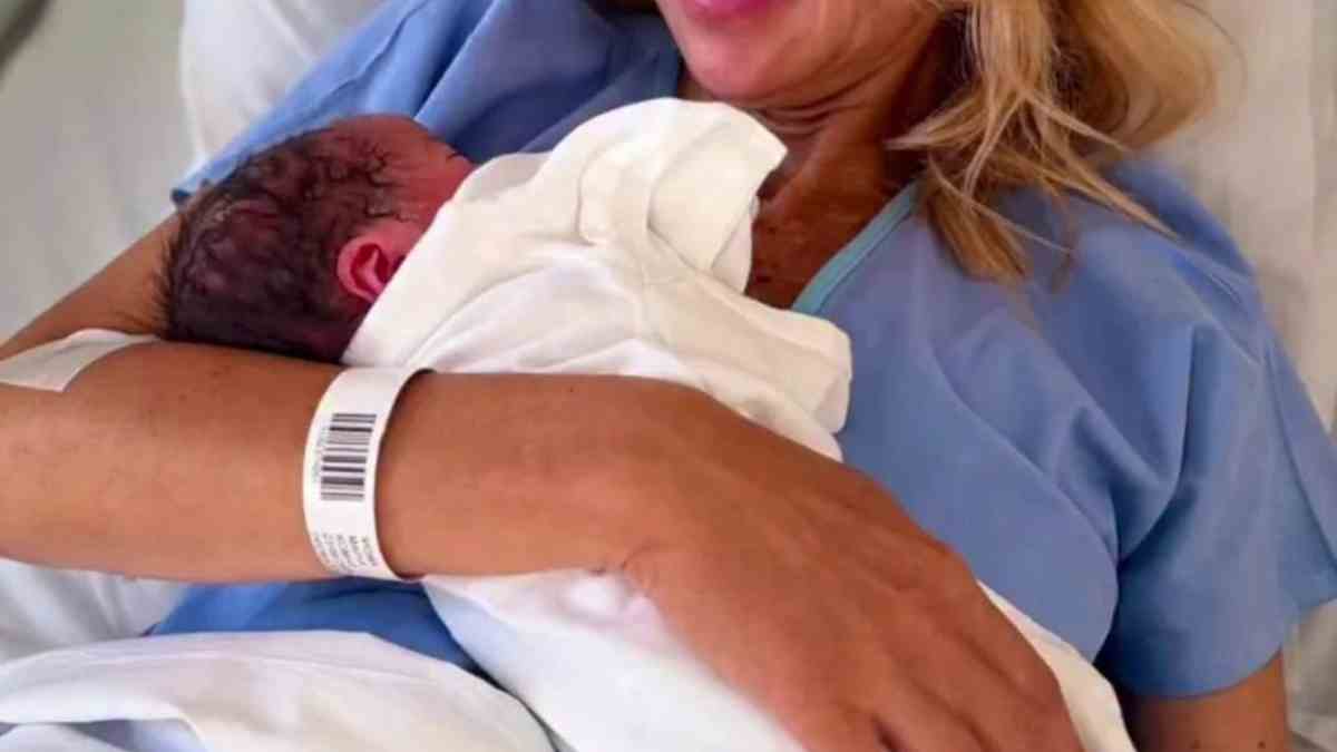 Έγινε μητέρα για πρώτη φορά μετά από έναν δύσκολο αγώνα – «Μακρύς ο δρόμος, αλλά τα κατάφερα»