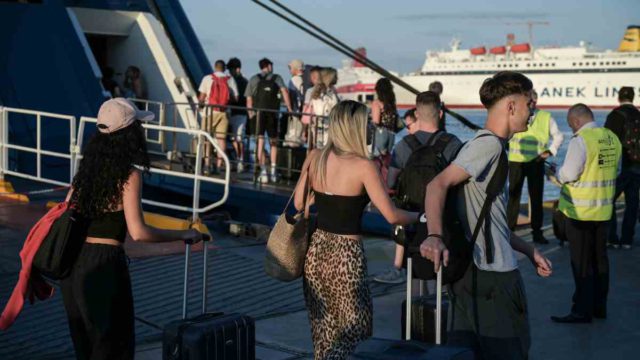Δεκαπενταύγουστος: Τα μέτρα της Τροχαίας – Τι ισχύει για τα φορτηγά