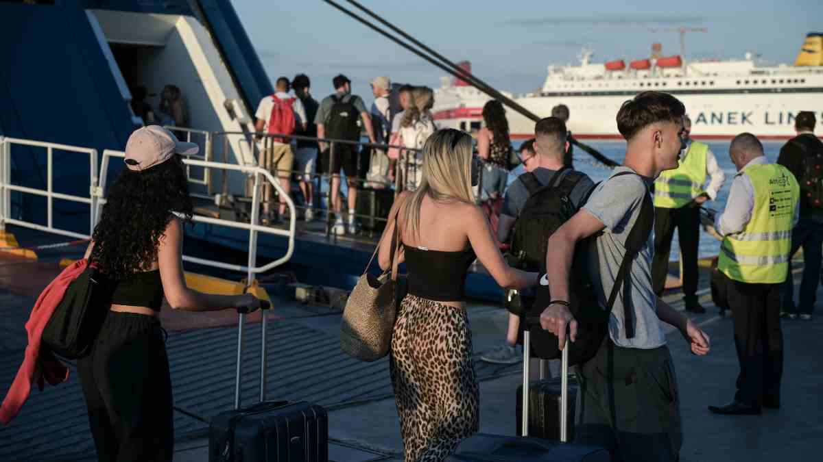 Δεκαπενταύγουστος: Τα μέτρα της Τροχαίας – Τι ισχύει για τα φορτηγά