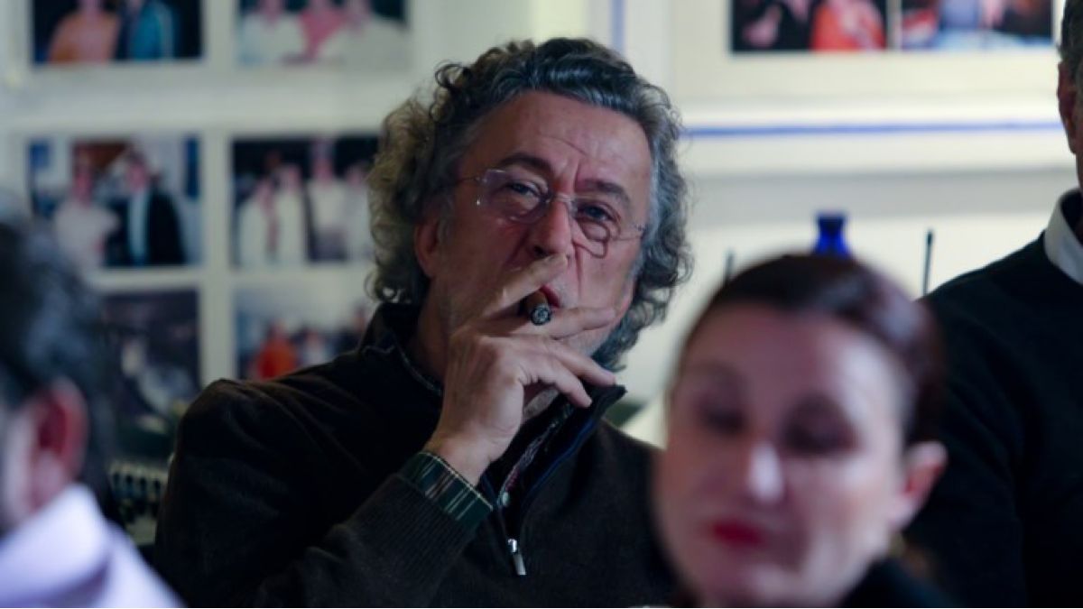 «Ο γάμος είναι δικαίωμα»: Ο Μάκης Τριανταφυλλόπουλος μιλά για τα ομόφυλα ζευγάρια και την τεκνοθεσία