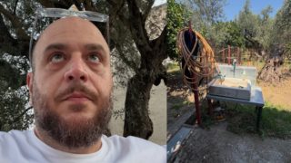 Ο Φάνης Λαμπρόπουλος άφησε προσωρινά στην άκρη τις επαγγελματικές του υποχρεώσεις και επέστρεψε στο χωριό για διακοπές