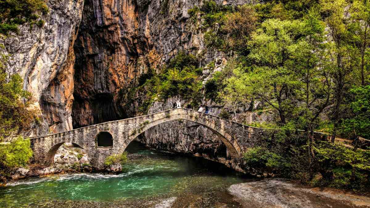 Ανακαλύπτοντας το Φαράγγι της Πορτίτσας: Το εντυπωσιακό φυσικό μυστικό της Πίνδου