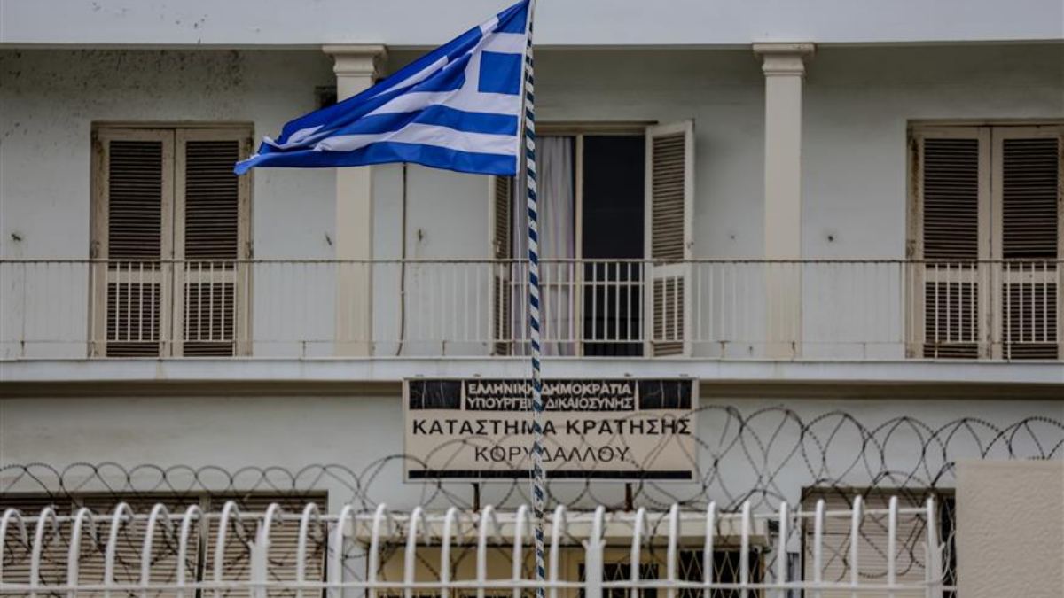 Άγιος Δημήτριος: Στο ψυχιατρείο Κορυδαλλού ο 23χρονος που επιτέθηκε με μαχαίρι σε 18χρονο