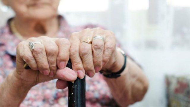Θρίλερ στη Λάρισα: 60χρονη βρέθηκε νεκρή στο διαμέρισμά της σε σήψη