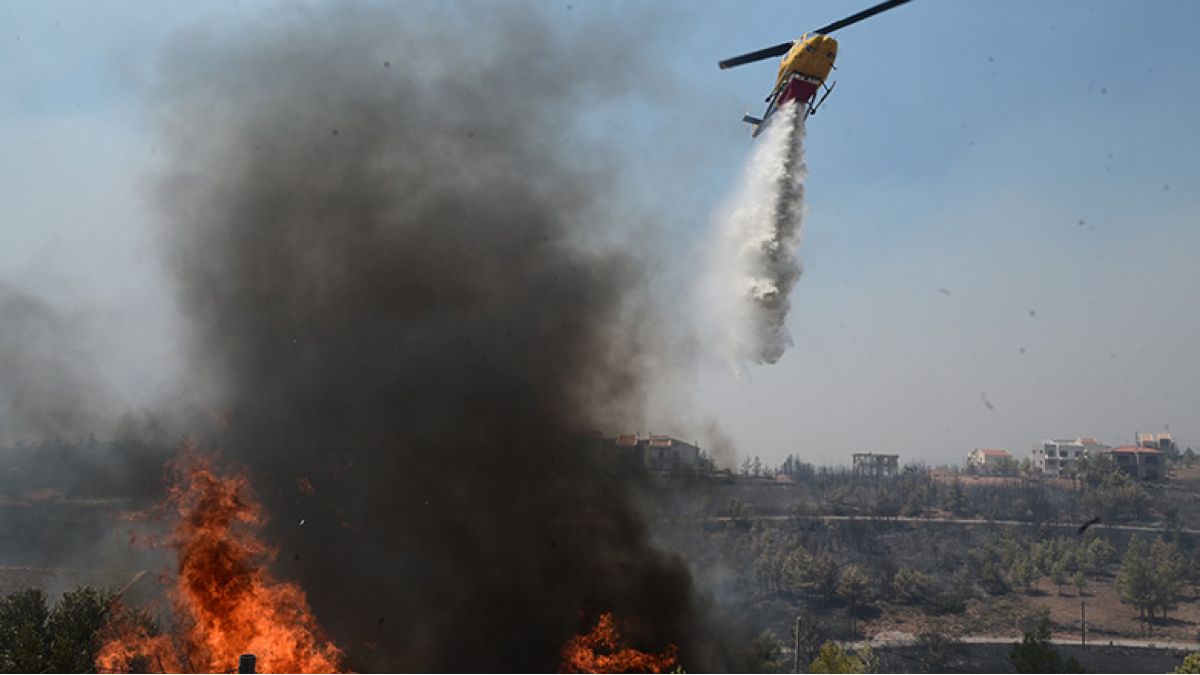 Πυρκαγιά στη Σίβηρη: Σε επιφυλακή οι κάτοικοι μετά την ενεργοποίηση του 112