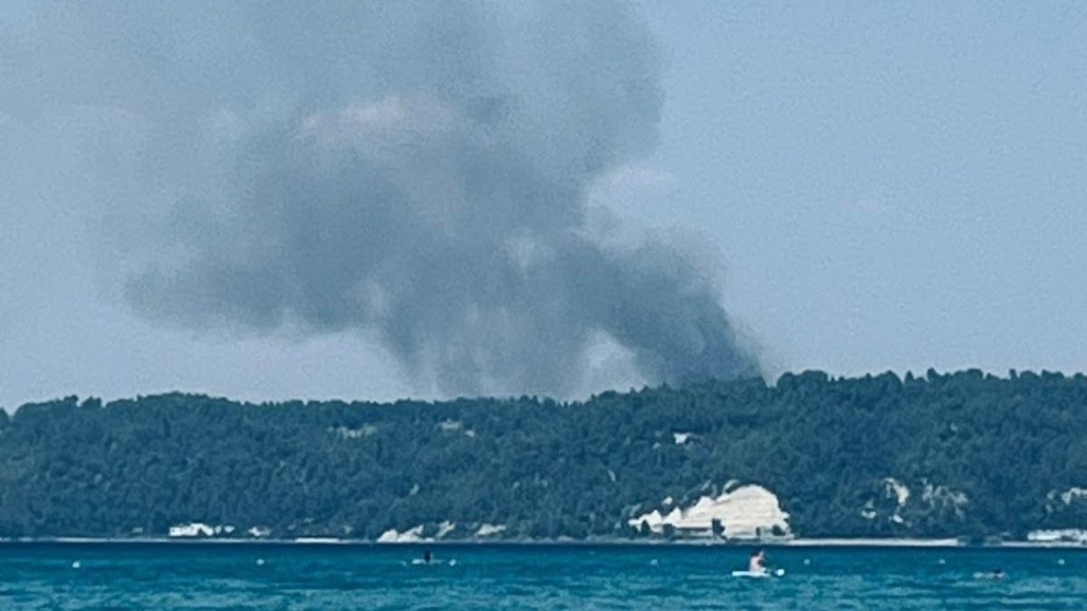 Φωτιά στη Χαλκιδική τώρα: Εκκένωση της Σίβηρης με μήνυμα 112 με μεγάλη επιχείρηση από γη και αέρα