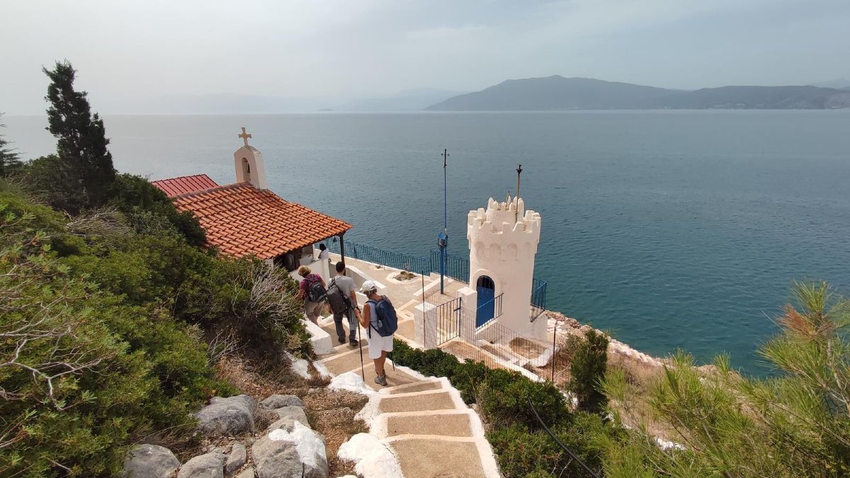 Ο Άγιος Νικόλαος που χτίστηκε με κρασί: Ο θρύλος πίσω από το μοναδικό ξωκλήσι