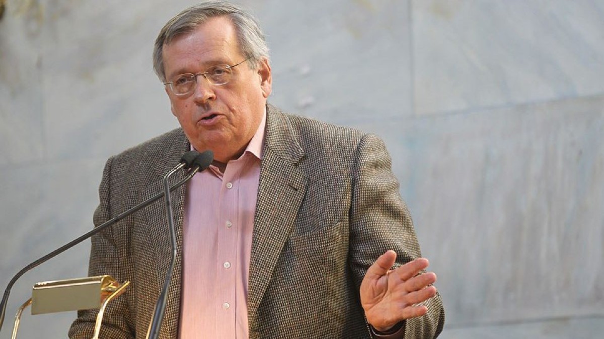 Στέφανος Μάνος: Ο πολιτικός που άφησε το αποτύπωμά του στην Αθήνα και την οικονομία