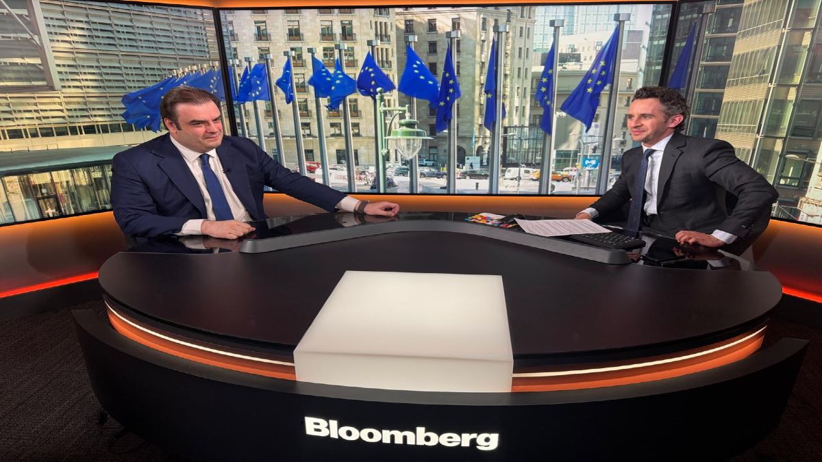 Bloomberg: Η Ελλάδα ετοιμάζεται για πρόωρη αποπληρωμή χρέους 13 δισ. ευρώ – Πώς θα βρεθεί κάτω από την Ιταλία στον λόγο χρέους προς ΑΕΠ
