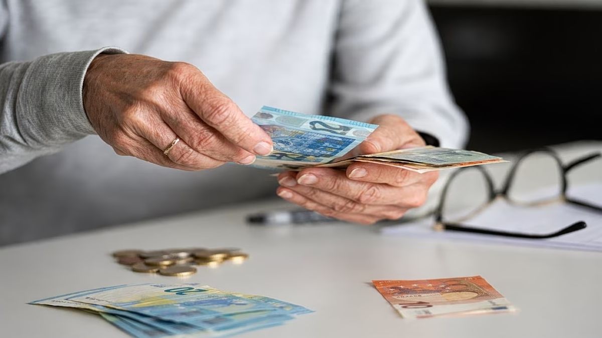 Συνταξιούχοι: Ποιοι κερδίζουν έως 671 ευρώ τον χρόνο από τη νέα ΕΑΣ