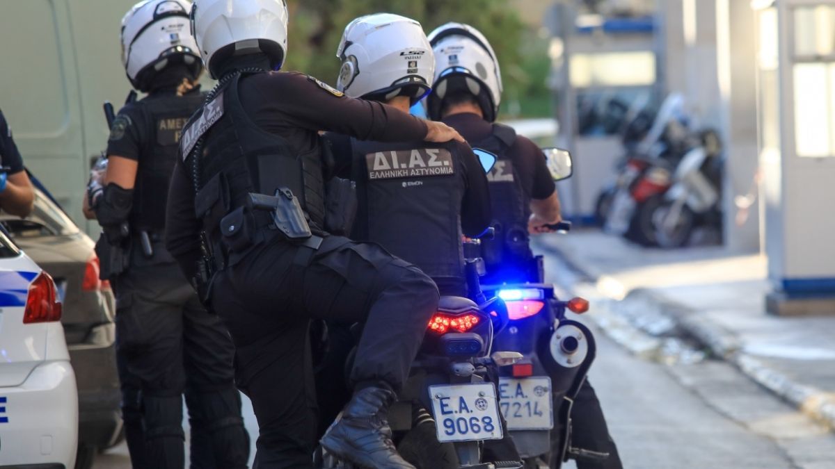 Λεωφόρος Αθηνών – Σουνίου: Δικογραφία σε βάρος της οδηγού που έκανε την επικίνδυνη αναστροφή