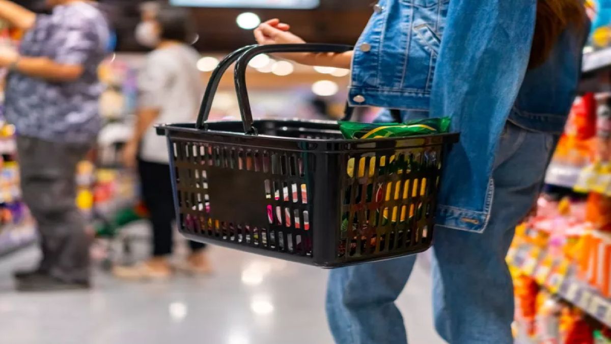 Μειώσεις τιμών στα σούπερ μάρκετ από 31 Αυγούστου: Ποια προϊόντα μπαίνουν στη λίστα και πόσο θα πέσουν οι τιμές