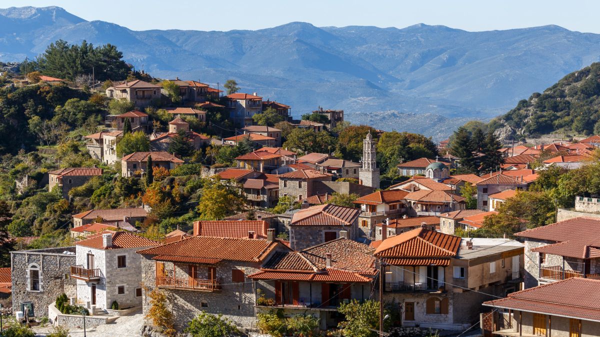 Φθινοπωρινή απόδραση στη Στεμνίτσα: Τα πέτρινα καλντερίμια, η παράδοση και η μαγεία της Αρκαδίας