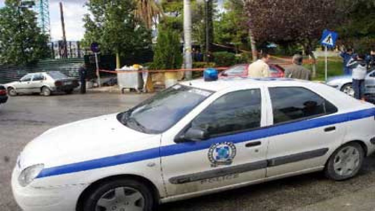 Συναγερμός στο Αιγάλεω: Τρεις εστίες φωτιάς και μία σύλληψη