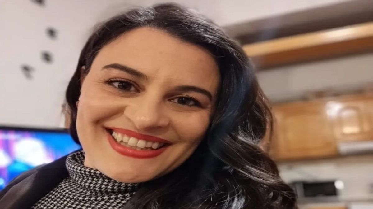 Δήμαρχος Λειψών: Έκοψε τα μαλλιά της και έστειλε μήνυμα αλληλεγγύης
