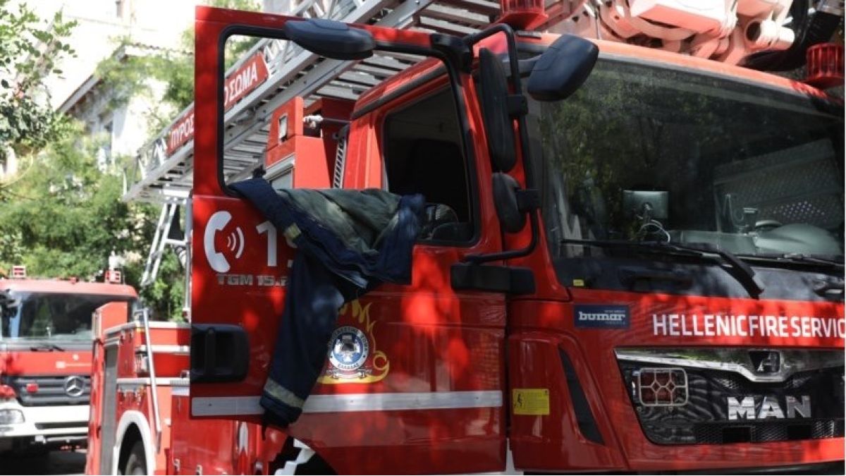 Τραγωδία στον Νέο Κόσμο: Σορός βρέθηκε σε διαμέρισμα μετά την κατάσβεση φωτιάς