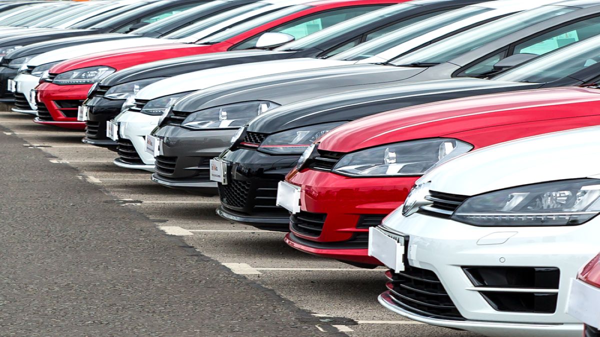 ΑΑΔΕ: Πρόστιμο 1,32 εκατ. ευρώ σε επιχείρηση που νοίκιαζε 132 αυτοκίνητα δηλωμένα σε ακινησία