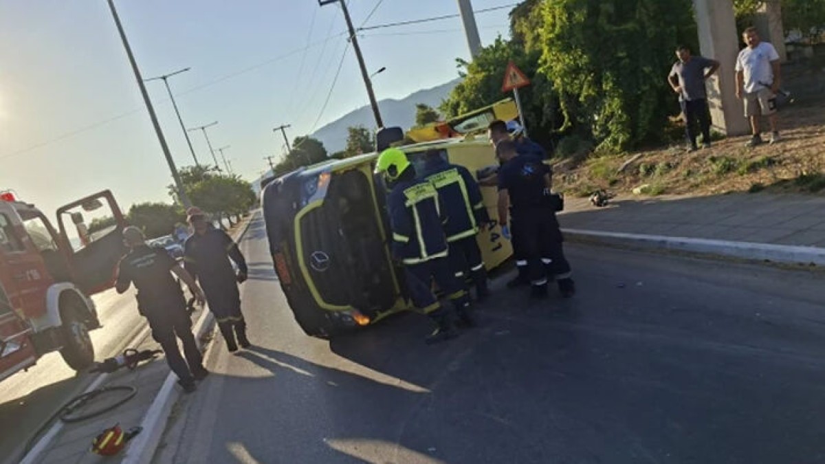 Σοβαρό τροχαίο στην Κρήτη: Πέντε τραυματίες και απεγκλωβισμός ενός ατόμου